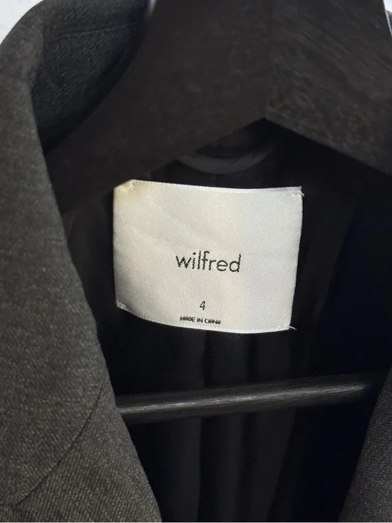 Aritzia Margaux Blazer - Picture 5 of 5